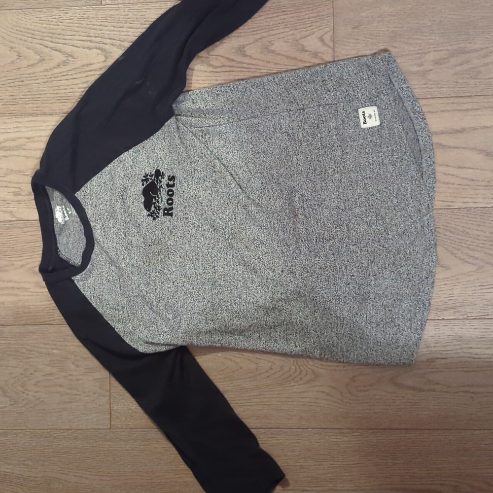 Women's Three Quarter Sleeve Length Roots Gray and Black Raglan Shirt